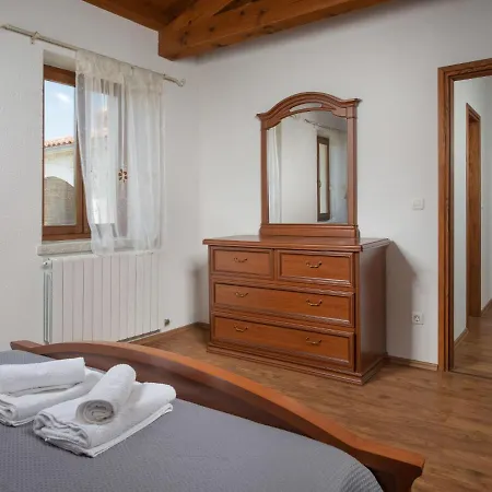 Holiday home Holiday Frapi - Pzn323 Pazin